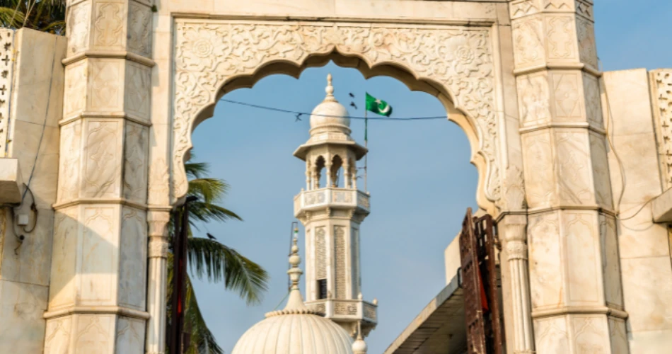 Haji Ali Dargah: A Spiritual Journey in the Arabian Sea